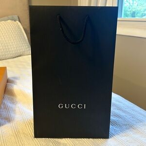 Gucci black shopping gift bag